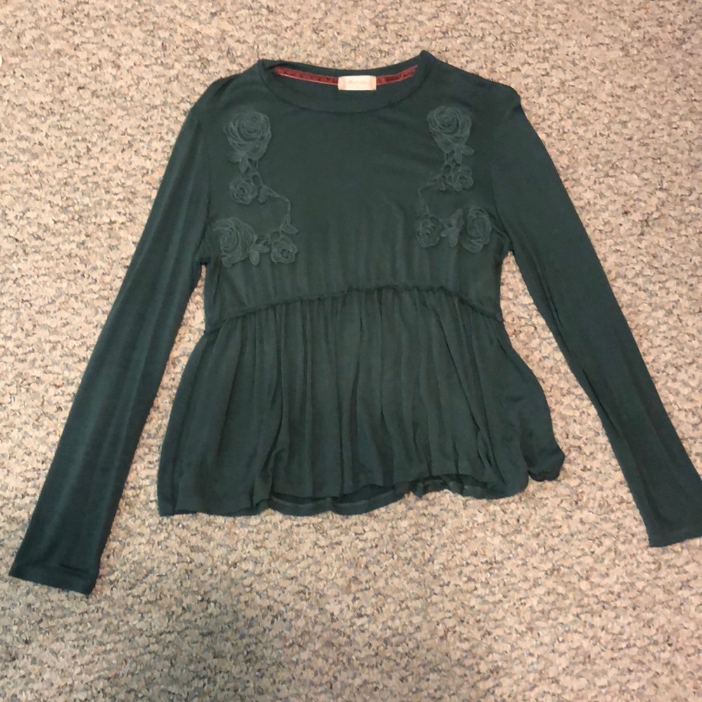 A green never been worn before Altar’d State top.